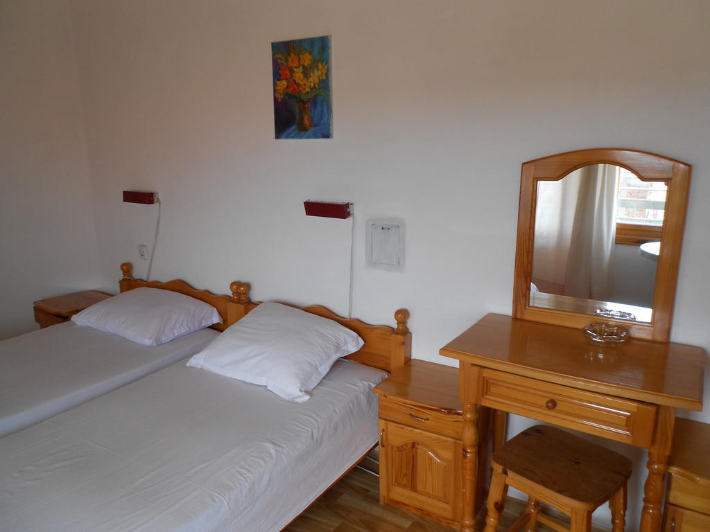 Nelly Guest House سوزوبول الغرفة الصورة