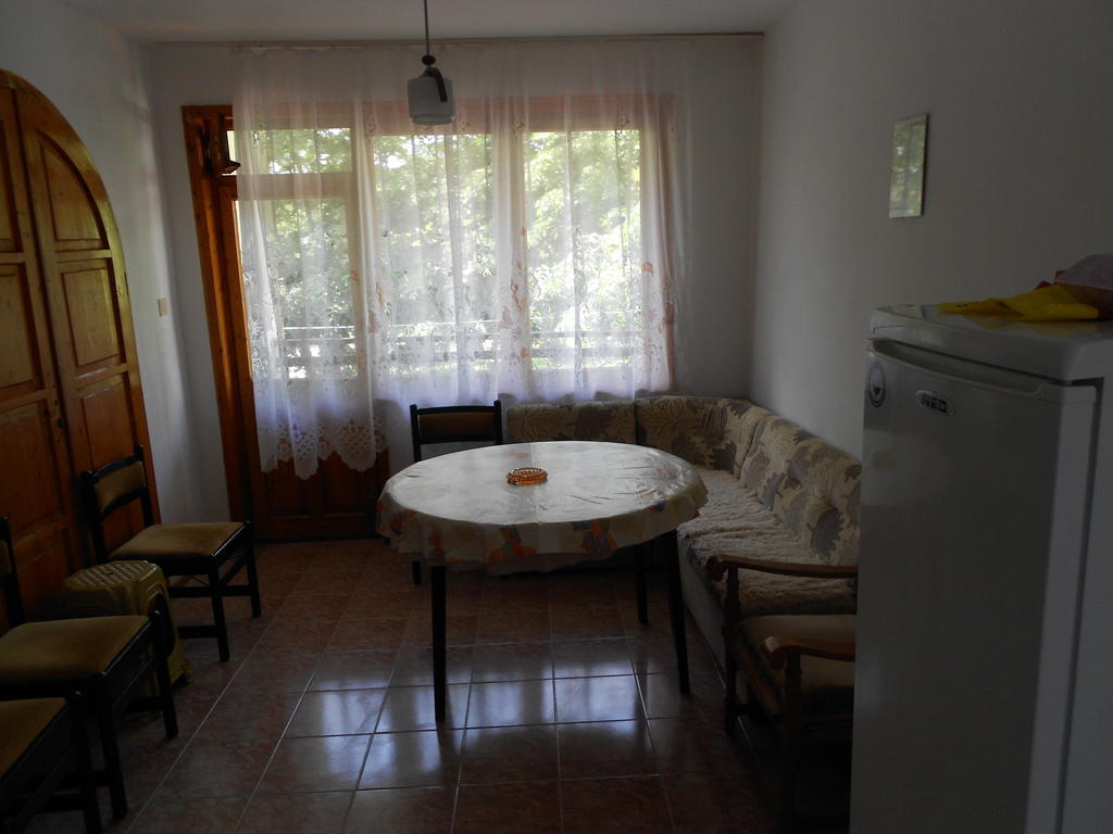 Nelly Guest House سوزوبول الغرفة الصورة